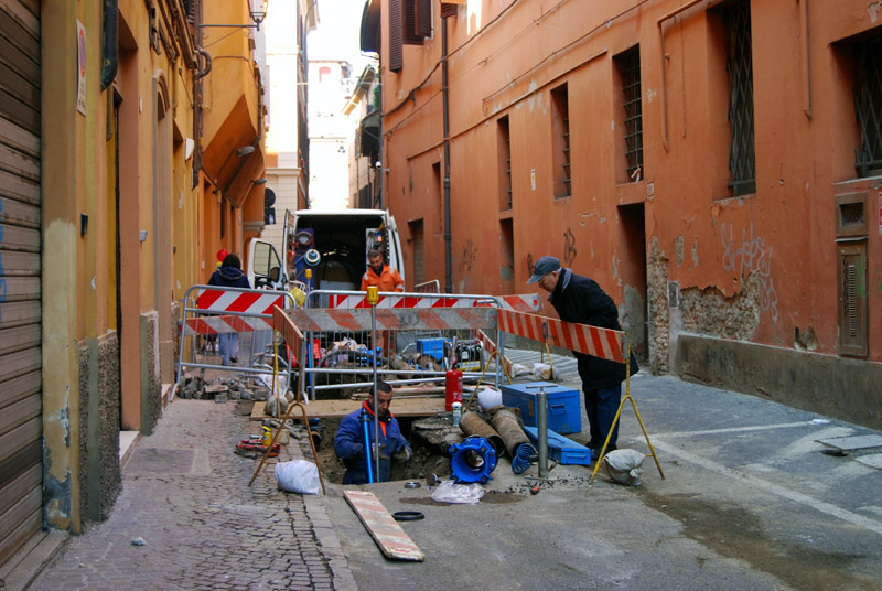 Sidewalk Supervisor on Via Santa Margherita5825