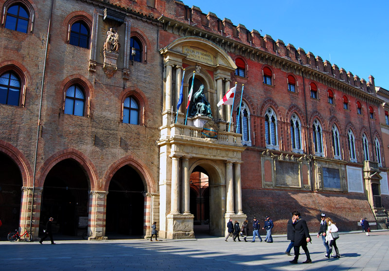 Palazzo d'Accursio on Piazza Maggiore5844
