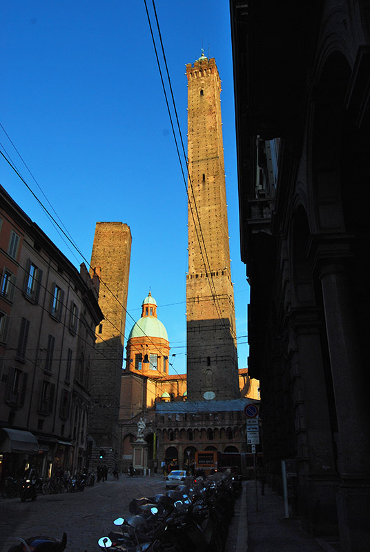 Two Leaning Towers, Garisenda and Asinelli5955