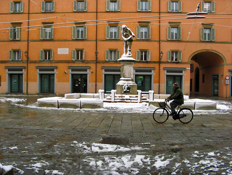 Piazza Galvani4898