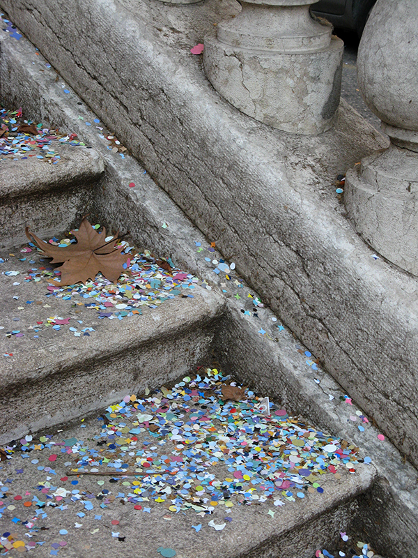 Carnival confetti  0290