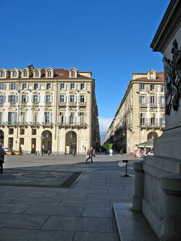 Via Garibaldi from piazza Castello  0137