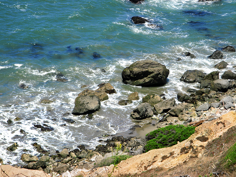 Restless tide and rocks2563