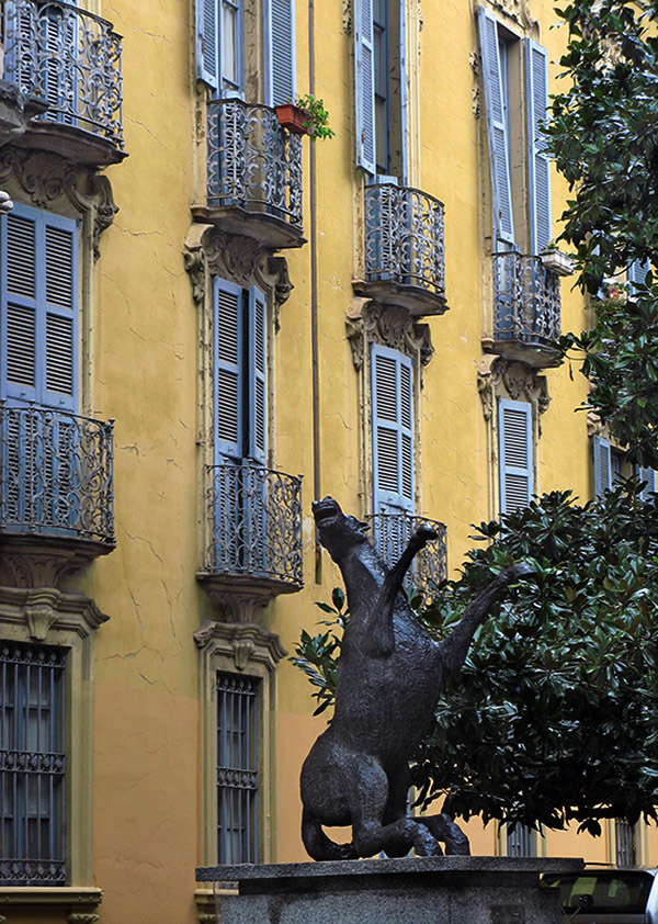 Garden with sculpture<br />5396