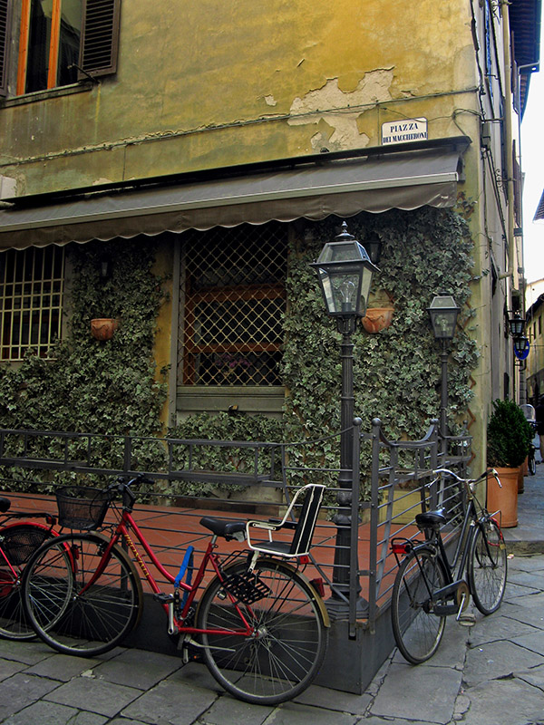 Ristorante and bicycles5481