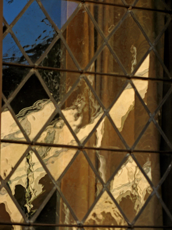 Reflections in the cloister, Chiesa di San Lorenzo<br />5707