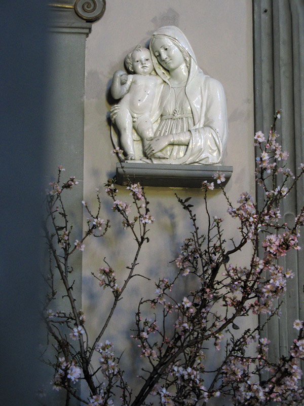 Madonna and child with flowering branches5788