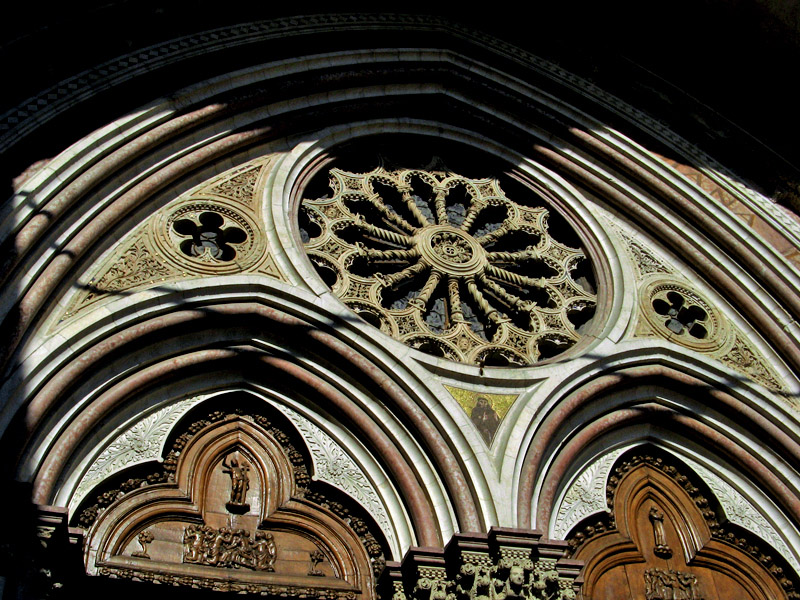 Doorway of Basilica Inferiore, detail6324