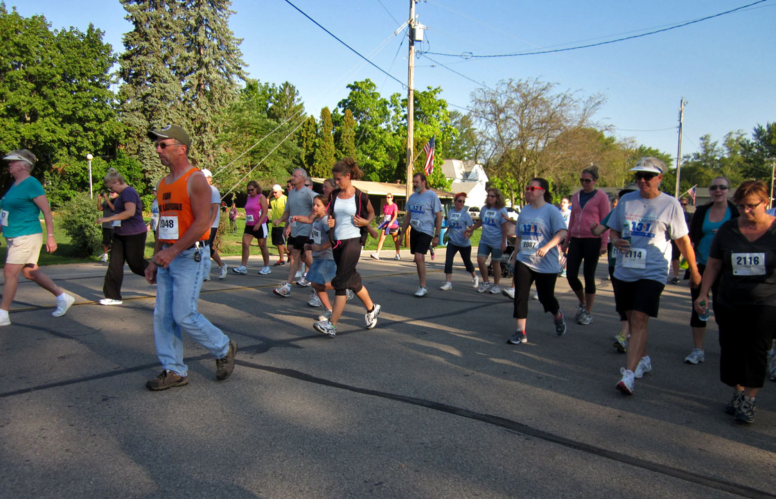 5K Race 9-2-12 runners at start6.jpg