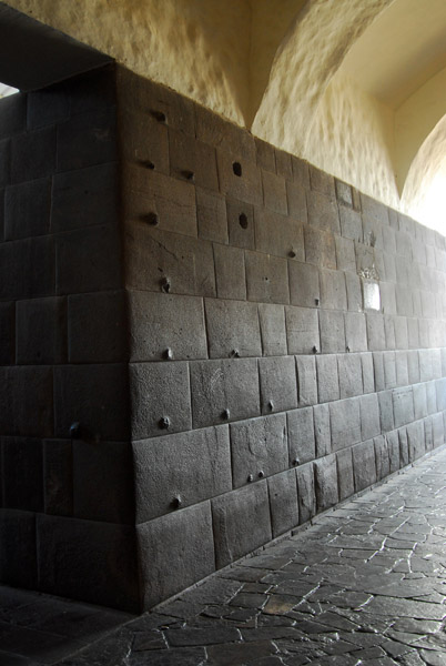 Inca wall, Santo Domingo