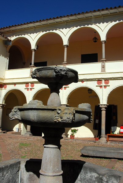 Fountain, Museo Inka,