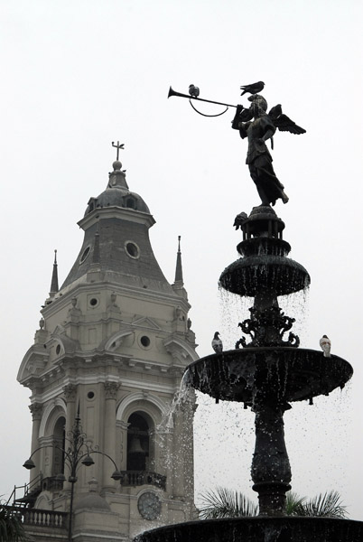 Fountain (1650) Plaza de Armas, Lima