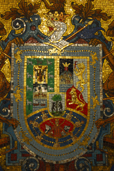 Lima Cathedral - Pizarro chapel, mosaic coat-of-arms