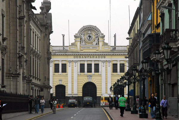 Ferrocarril Central - Desamparados, Av. Carabaya, Lima
