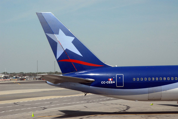 LAN Chile B767 at JFK (CC-CEB)
