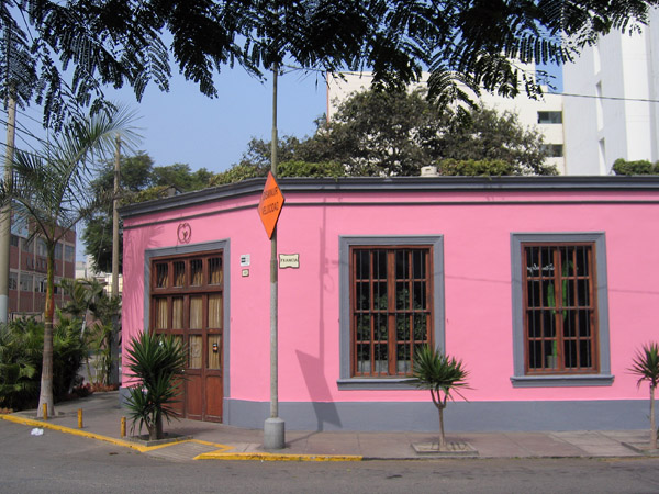Old pink house, Ca Francia, Lima - Miraflores