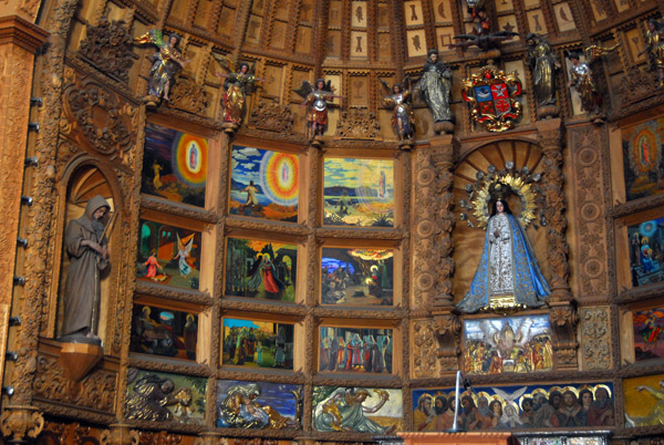 Intricate wooden altar, Iglesia de San Francisco, Arequipa