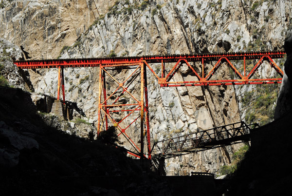 A pair of iron bridges, Infiernillo, San Mateo
