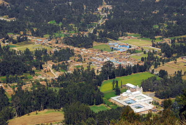 Viewpoint, Santa Rosa de Ocopa monastery and village