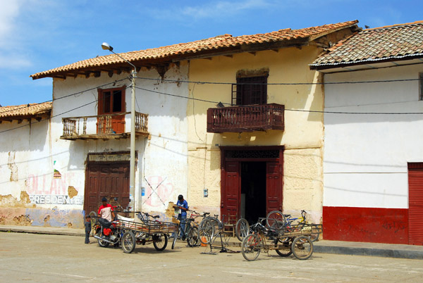 Bicucle repair shop, San Jeronimo de Tunan
