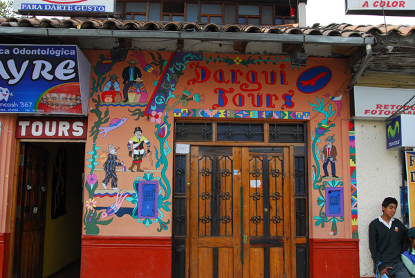 Dargui Tours, Huancayo, painted with folkloric figures