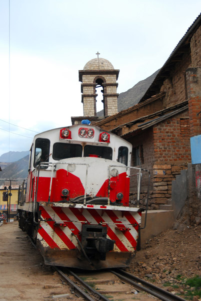 Freight train passing through Izcuchaca