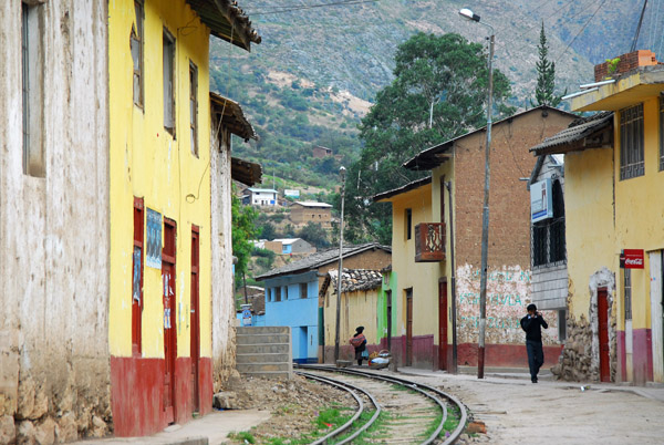 Railroad tracks passing through Izcuchaca