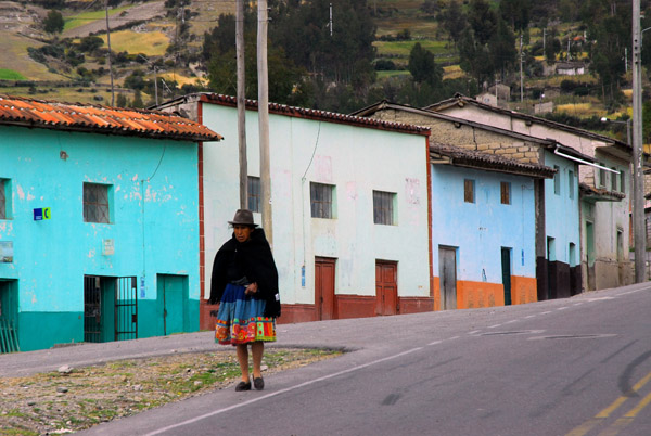 Indian woman in Conayca, the first town south of Izcuchaca