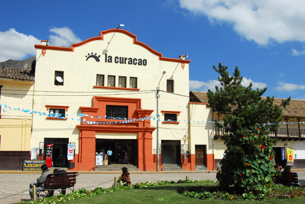 La curacao, Plaza de Armas, Huancavelica