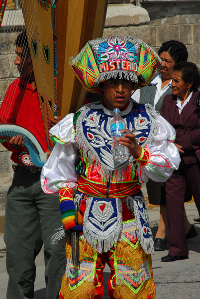Scissor Dancer, Ayacucho