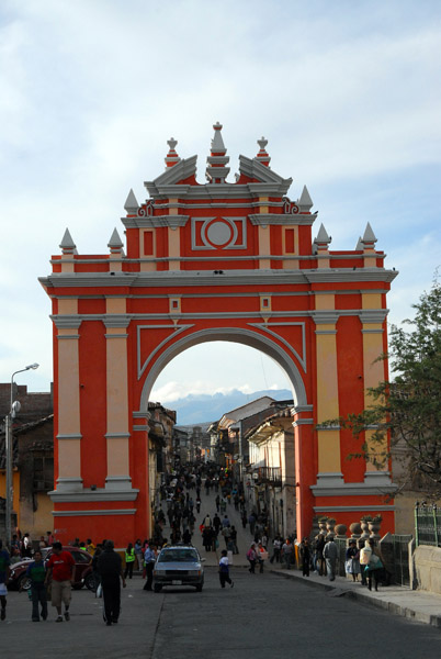 Arch at the end of Jiron 28 de Julio