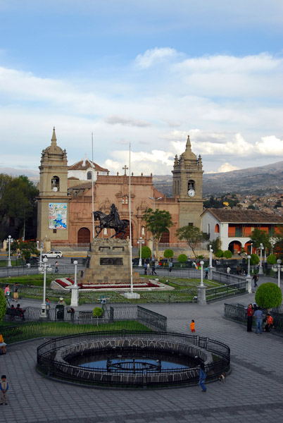 View of Plaza de Armas from a 2nd floor balcony
