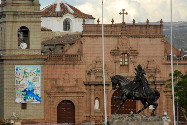 Sucre Monument, Plaza de Armas, Cathedral of Ayacucho