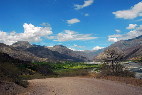 Road descending towards Ahuayro, Peru