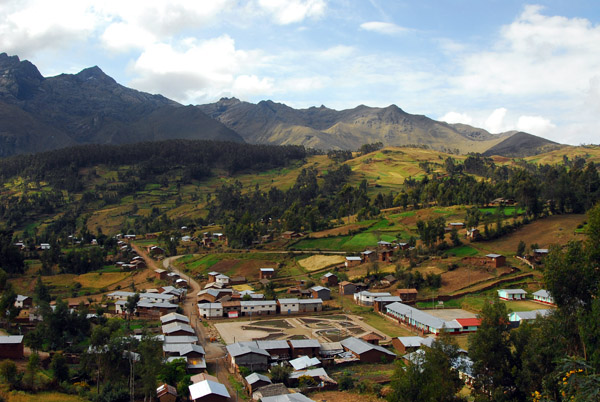 Small village between Chincheros and Ranracancha