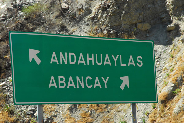 Turnoff for the dirt road to Andahuaylas