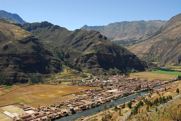 Pisaq with the Rio Urubamba, Valle Sagrado, Peru