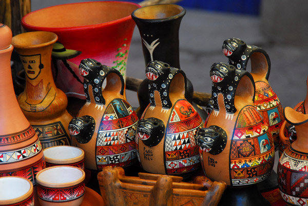 Peruvian pottery, Pisaq tourist market