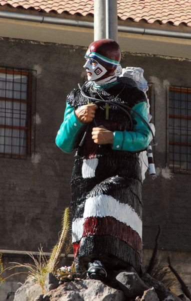 Statue of a folkloric figure, Urcos