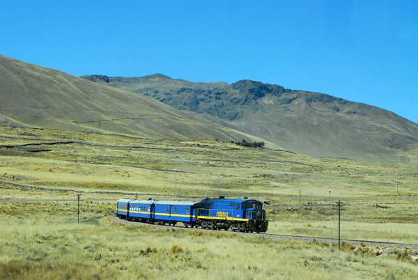 Peru Rail northbound across the Altiplano headed for Cusco