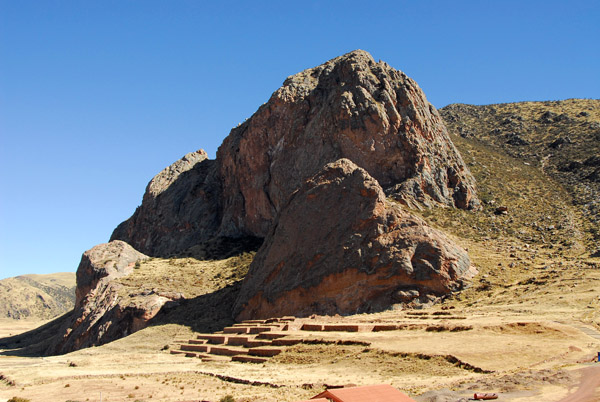 Inca ruins at Pukara (Puno) beneath a large rocky outcropping