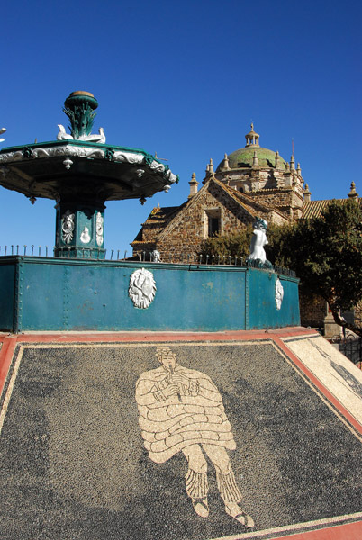 Fountain on the plaza of Lampa