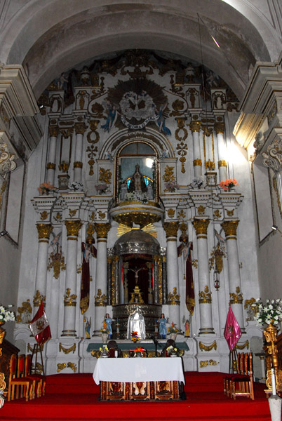 Main altar, Lampa
