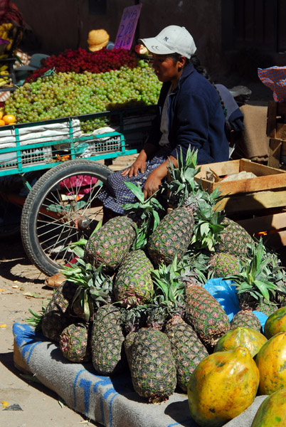 Pineapples, Puno market