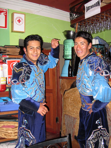 Dancers, Balcones de Puno