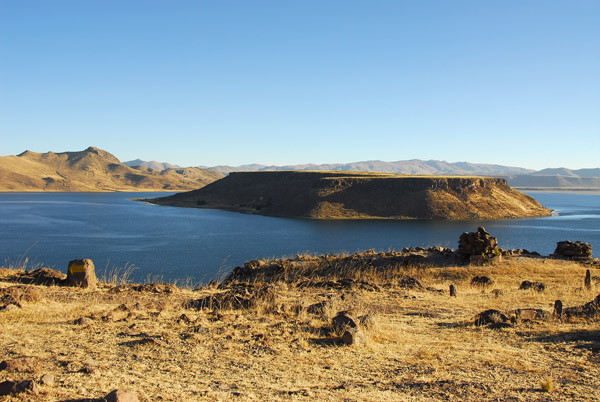 Lago Umayo from the necropolis of Sillustani