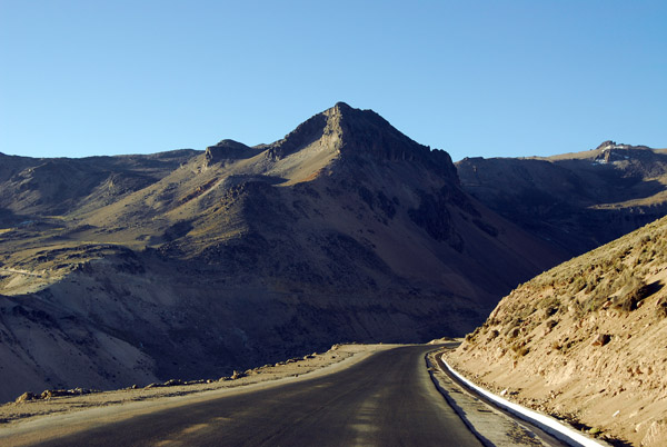 The road to Chivay and Colca Canyon climbing