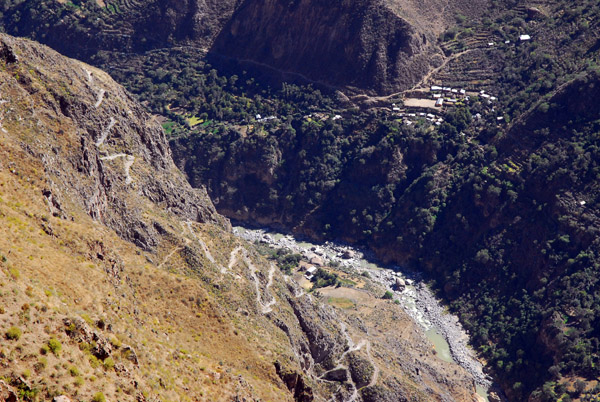 Switchback trail leading to Sangalle along the river on the canyon floor
