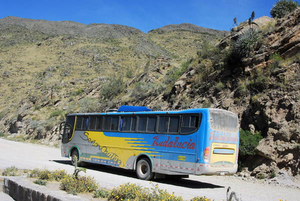 Bus travelling on the south rim road