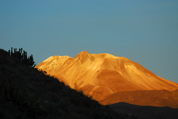 Changing colors at sunset, Nevado Chachani
